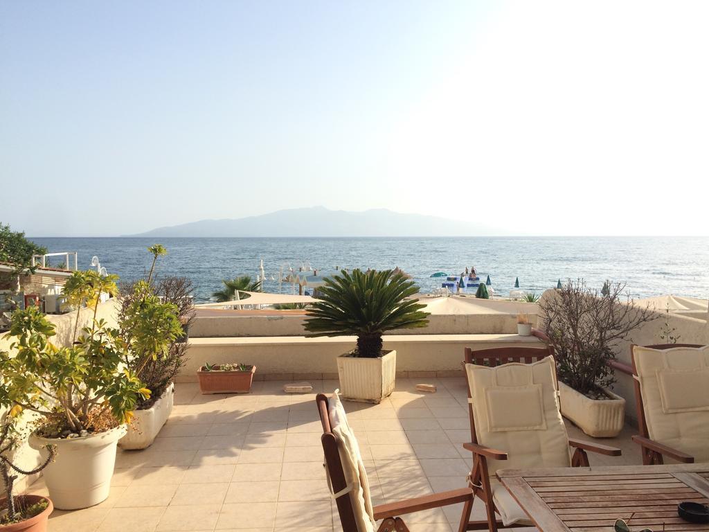Apartments Wonderful Bay ساراندا الغرفة الصورة