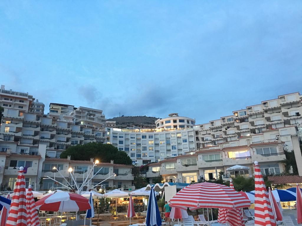 Apartments Wonderful Bay ساراندا المظهر الخارجي الصورة